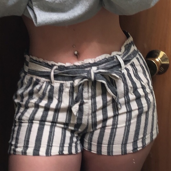 JOLT | Cute Summer Shorts 🌞 - Picture 4 of 4